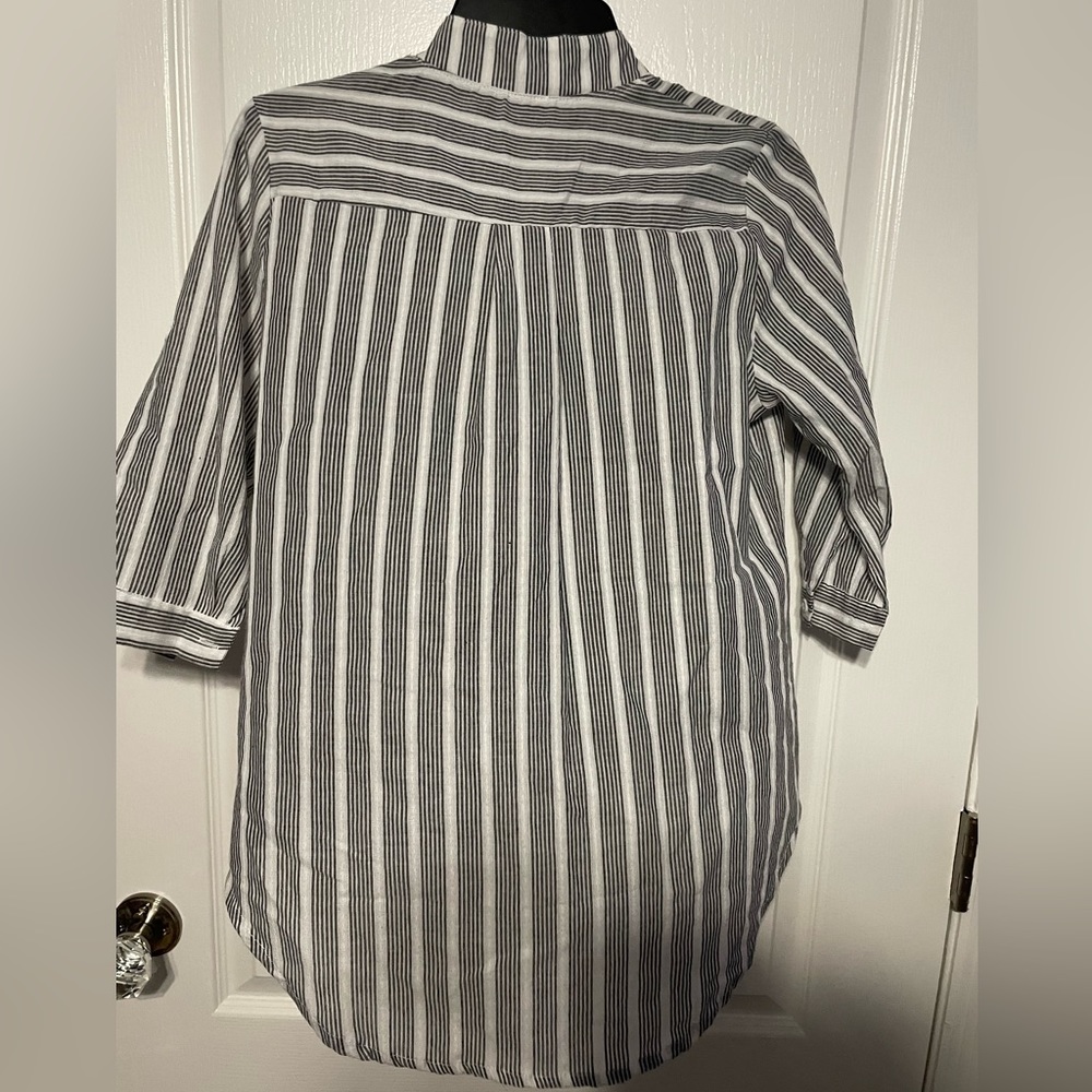 Women’s striped flowy shirt size medium - Picture 2 of 2